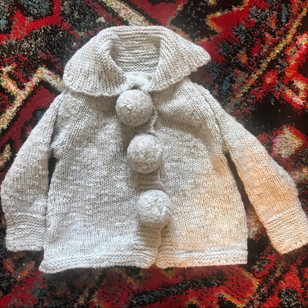Sweater oshkosh pom pom